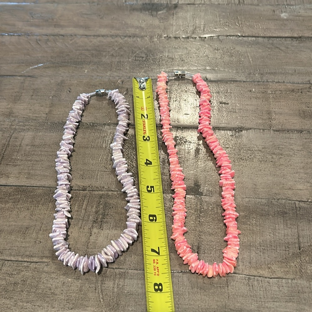 2 Shell Necklaces Different Colors Pink and Purple/Lavender Barrel Close - Picture 3 of 6